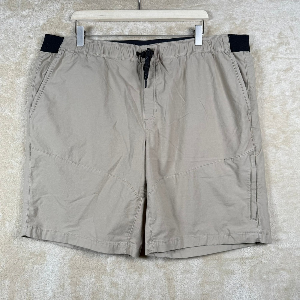 Eddie Bauer Men's 2XL Shorts Beige Cargo Drawstring Zip Pocket Outdoor Adventure